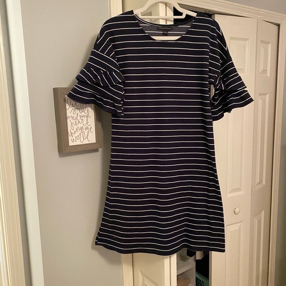 SIGNATURE Studio Striped Dress - Picture 2 of 11